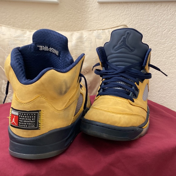 Michigan Jordan Retro - Picture 7 of 7